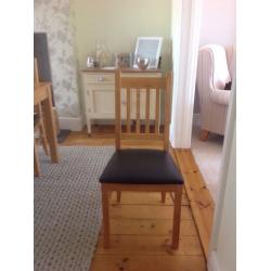 Oak effect extendable dining table & four chairs
