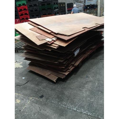 PLYWOOD (slightly damaged)