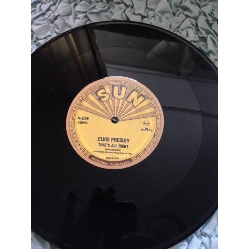 Elvis Presley mint limited edition 10 inch that's all right 2004