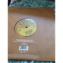 Elvis Presley mint limited edition 10 inch that's all right 2004