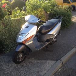 Honda lead scv 100 ( moped , scooter )