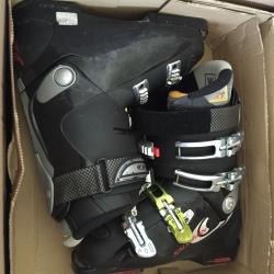 Solomon ladies ski boots worn for 1 week only size 25/25.5 black very comfy