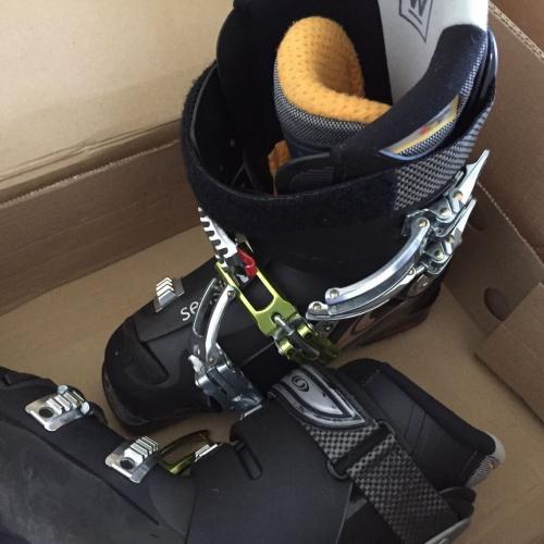 Solomon ladies ski boots worn for 1 week only size 25/25.5 black very comfy