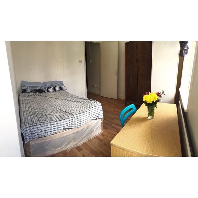 Room to rent zone 2