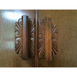 URGENT! Beautiful antique wardrobe for sale - Looking for a quick sale