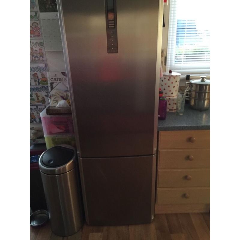 Pansonic fridge freezer