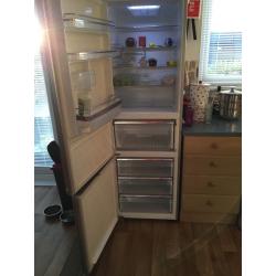 Pansonic fridge freezer
