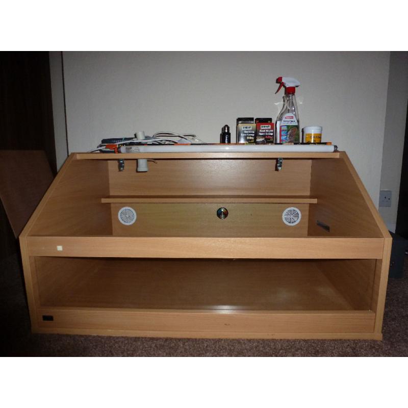 Vivarium/Tortoise table 3ftx2ft with accessories