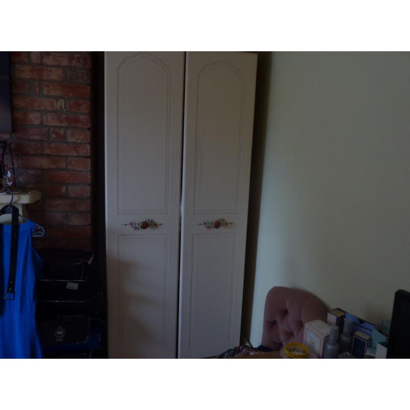 Country Cottage Bedroom Furniture For Sale (1)