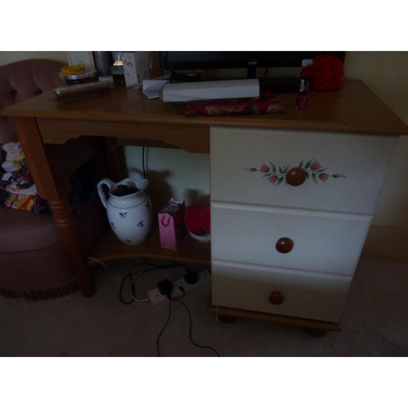 Country Cottage Bedroom Furniture For Sale (1)