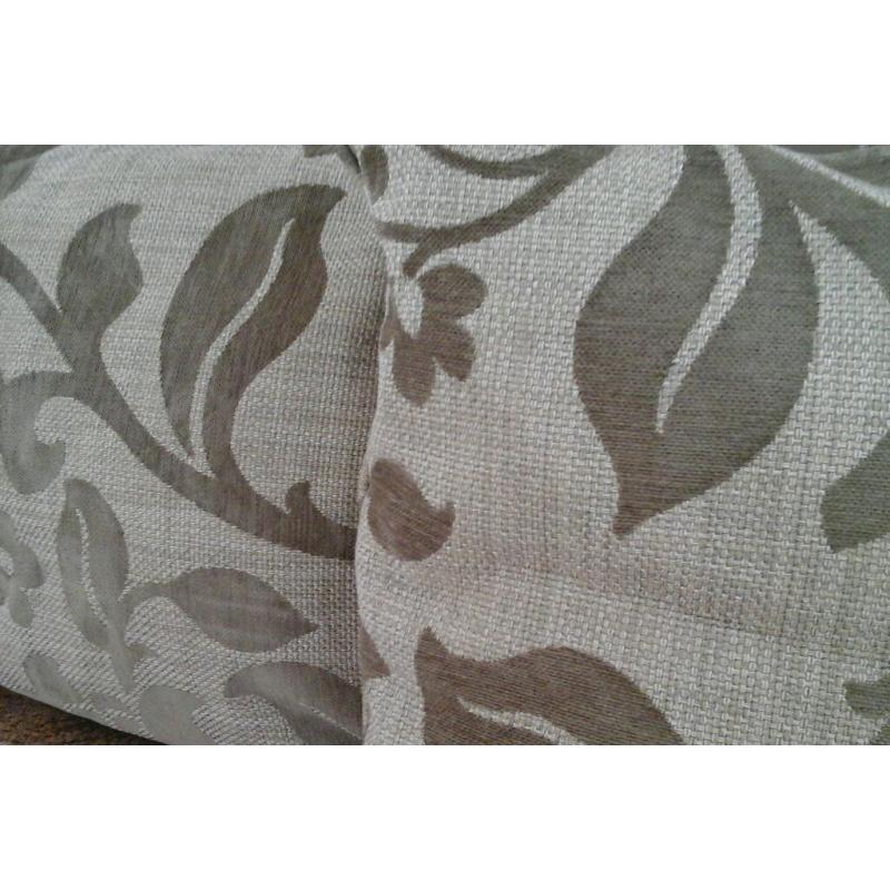 Scatter cushions