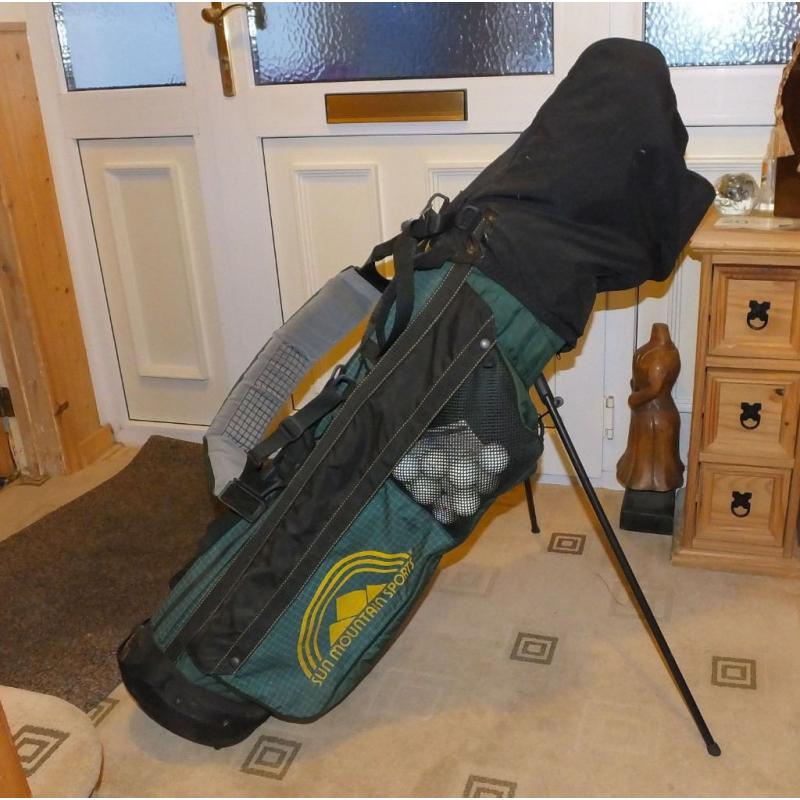 *** SOLD STC *** Set of 14 golf clubs in a golf bag
