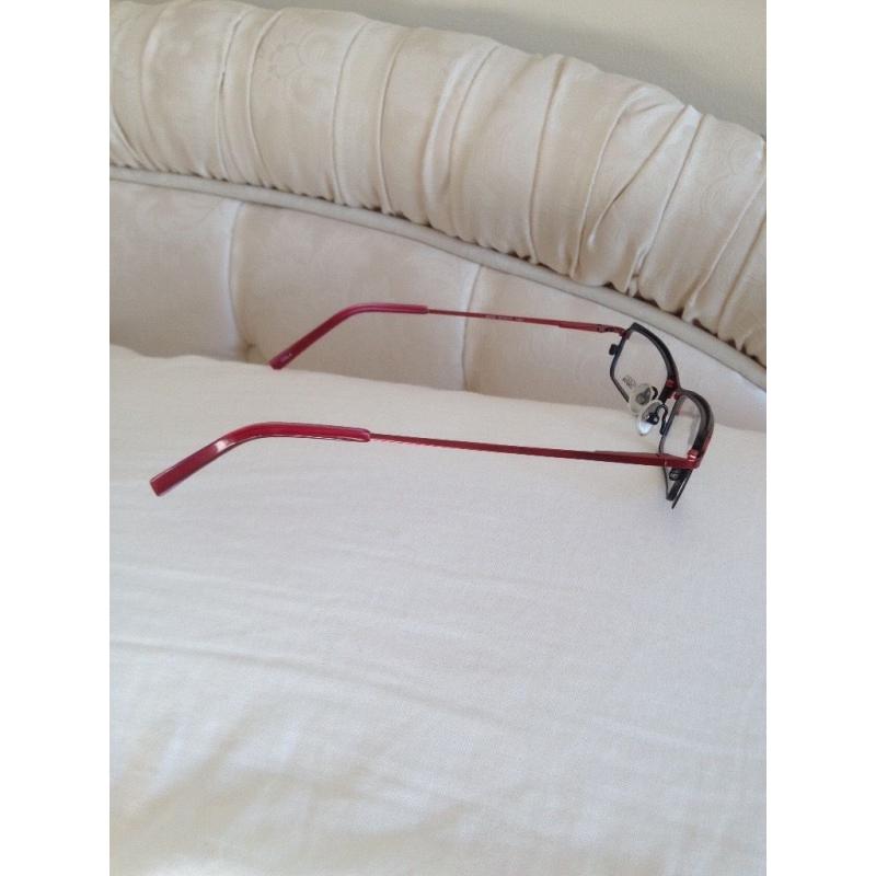 William Morris ladies glasses
