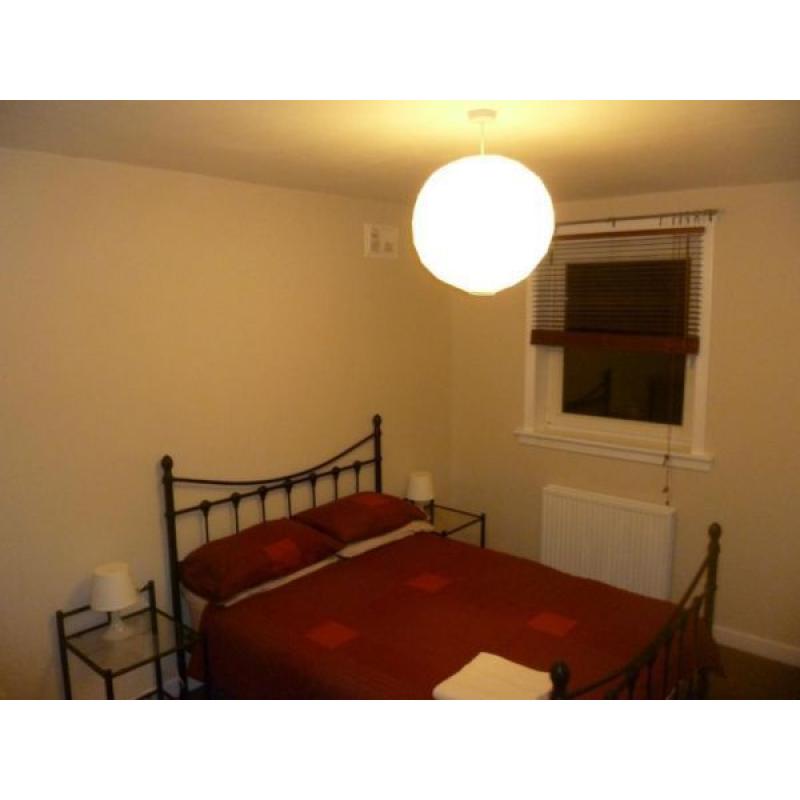 1 Double room to rent in a 3 bedroom house,BILLS INCLUDED AND FAST WIFI THROUGHOUT