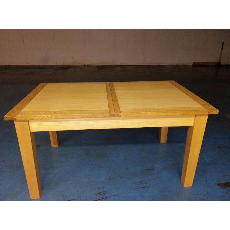 SOLID OAK EXTENDABLE DINING TABLE (ITEM 8)