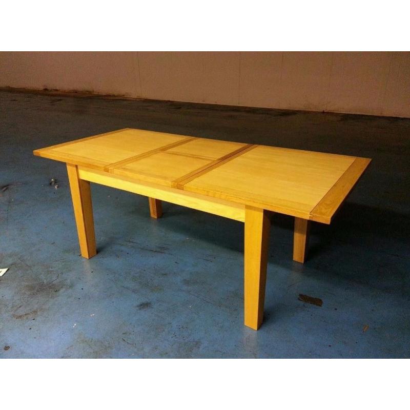 SOLID OAK EXTENDABLE DINING TABLE (ITEM 8)