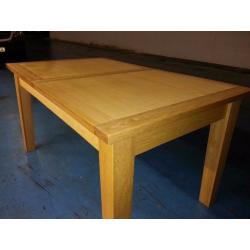SOLID OAK EXTENDABLE DINING TABLE (ITEM 8)