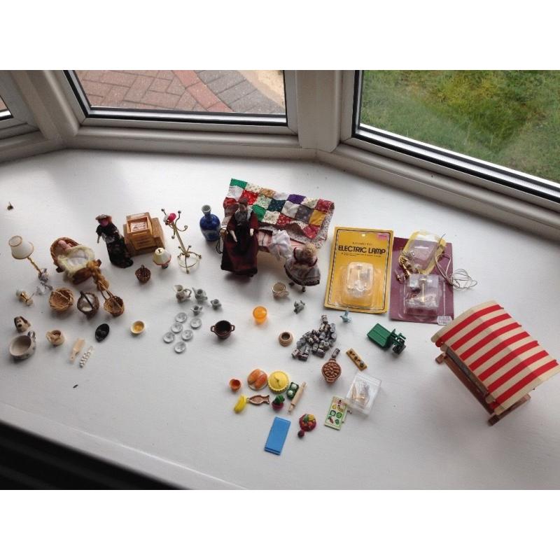 Miscellaneous Dolls House Items - Job Lot or Single Items