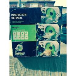 Compound mitre saw