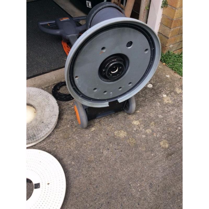 17" Taski Ergodisc 200 Rotary Machine with Drive Board & Shampoo Brush & Pads