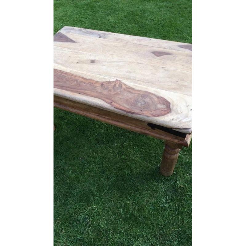 Solid wooden coffee table - Jali/Sheesham style