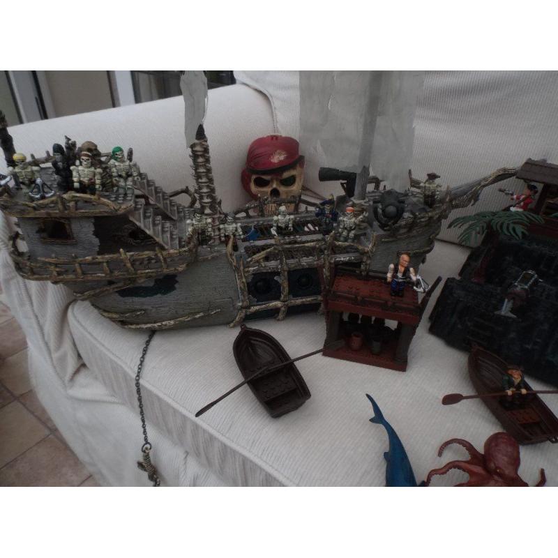 Pirates of the Carribean Play Set with 2 Ships and Island Set
