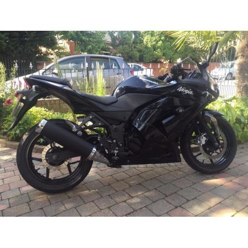 2011 KAWASAKI NINJA 250R BIKE IS SPOTLESS MUST BE SEEN FULL MOT FINANCE ETC 2199 CHEAP BIKE