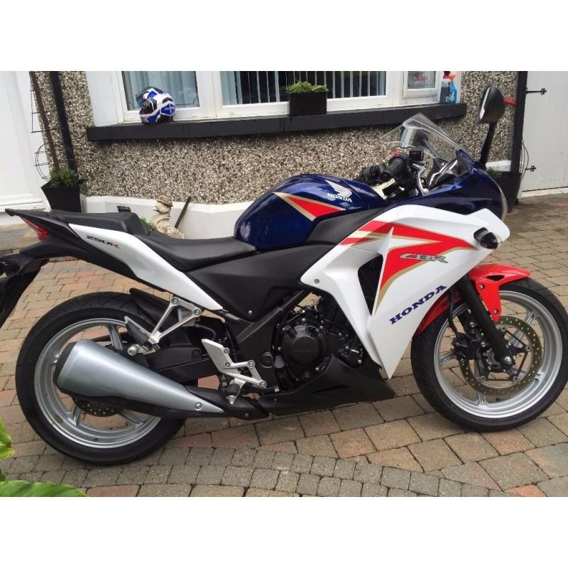 2011 KAWASAKI NINJA 250R BIKE IS SPOTLESS MUST BE SEEN FULL MOT FINANCE ETC 2199 CHEAP BIKE