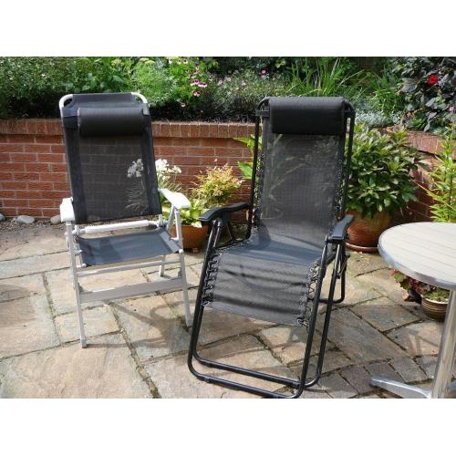 2 FOLDING & RECLINING GARDEN/CAMPING CHAIRS. Hardly used and in very good condition