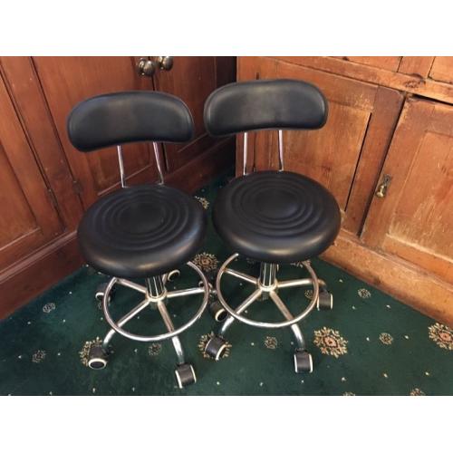 Black Salon Hairdressing Beauty Therapy Gas Lift Chairs X 2
