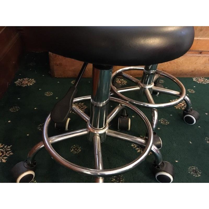 Black Salon Hairdressing Beauty Therapy Gas Lift Chairs X 2