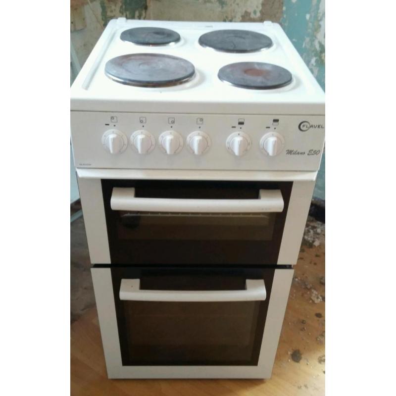 White free standing oven