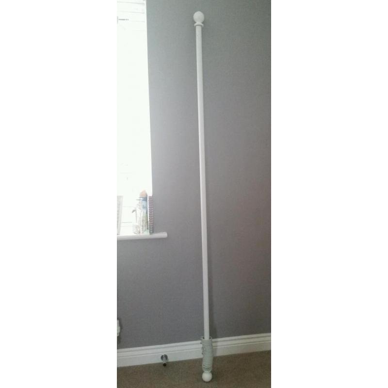 Curtain pole