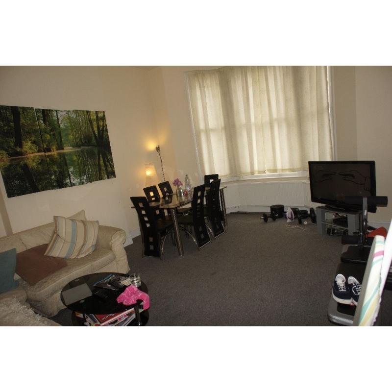 VVVVVVV SINGLE ROOM IN SHEPHERDS BUSH, ZONE 2 VVVVVVVVVV