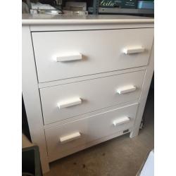 BR Baby chest of drawers