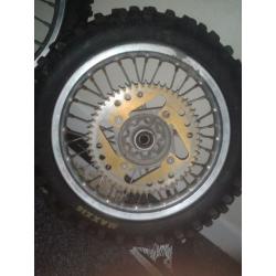 85 DID big wheels took them off my Kx but got told they can go on any 85