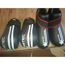 Junior / teenage sparing gloves and boots