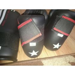 Junior / teenage sparing gloves and boots