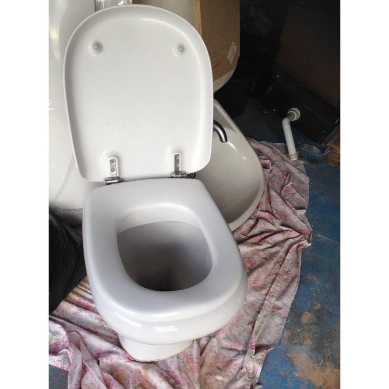 White Toilet (porcelain) and seat cover white - excellent condition