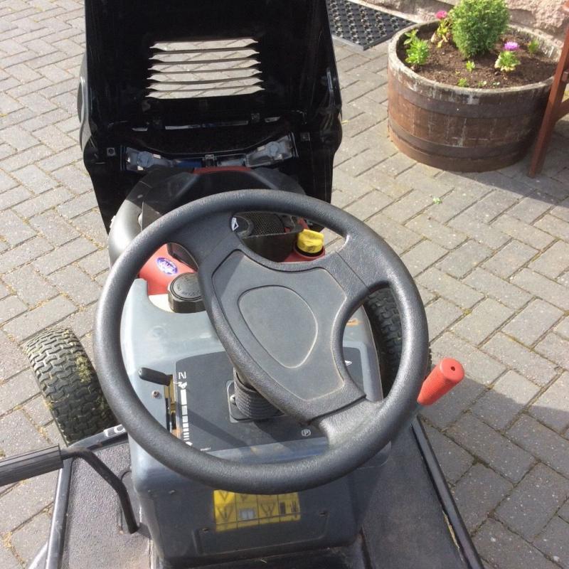 Ride-on lawnmower