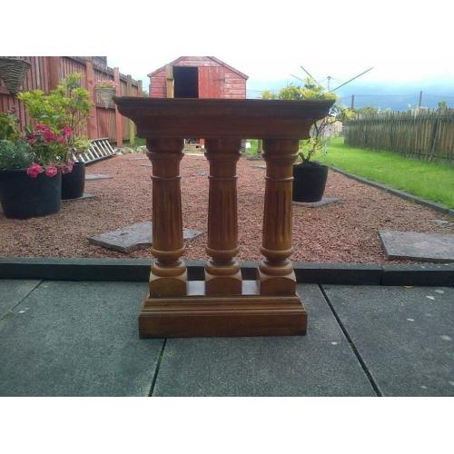 a pair of side balistrays-side units solid wooden columbs