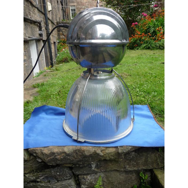 HUGE VINTAGE 1960S HOLOPHANE POLISHED ALUMINIUM & GLASS INDUSTRIAL LIGHT