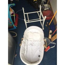 Beautiful moses basket - like new!