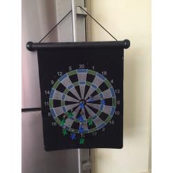 MAGNETIC DART BOARD