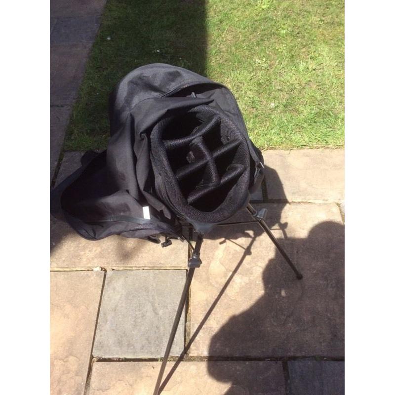 Golf bag, with stand and comfortable back straps