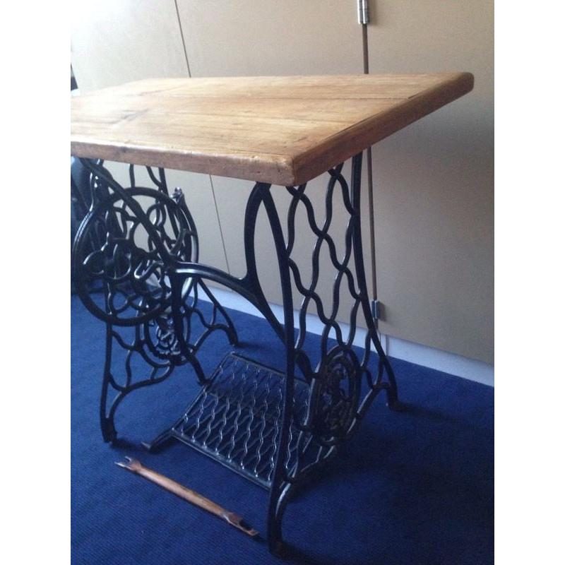 Singer sewing machine table