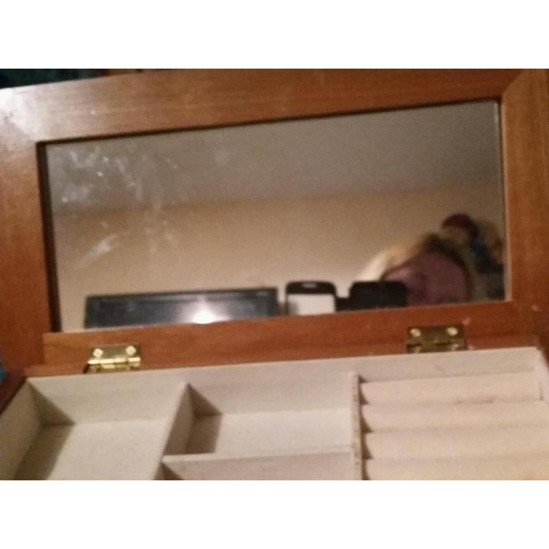 Jewellery box