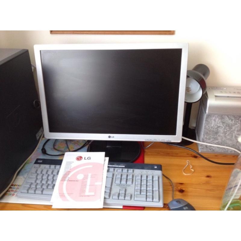 Computer monitor - LG - 22 inches