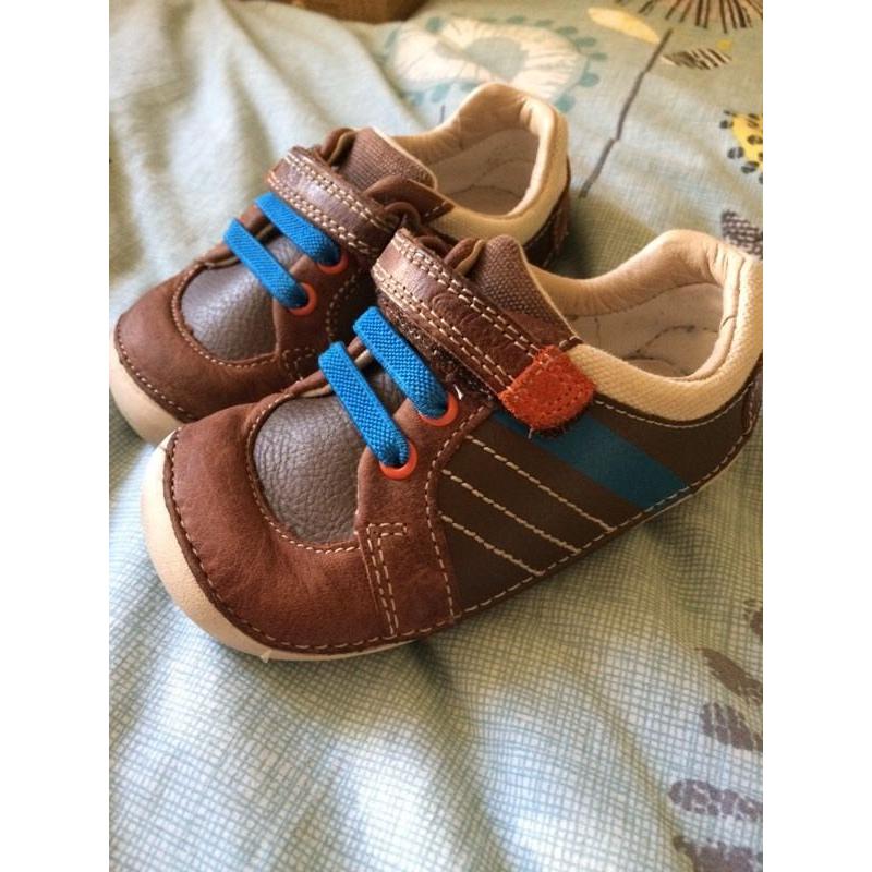 Clarks shoes size 3.5G