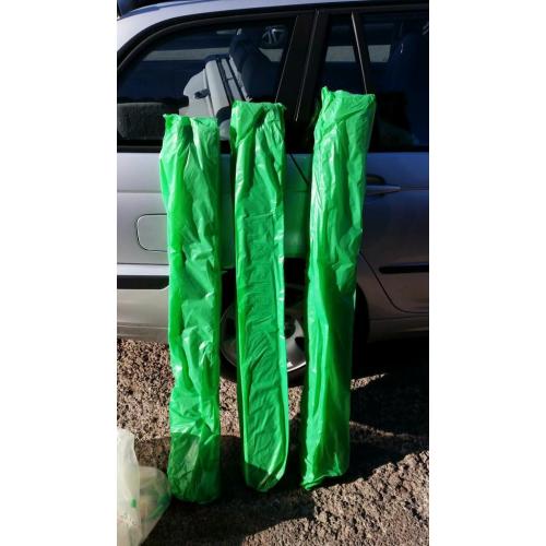 Eighteen 100mm instalation socks